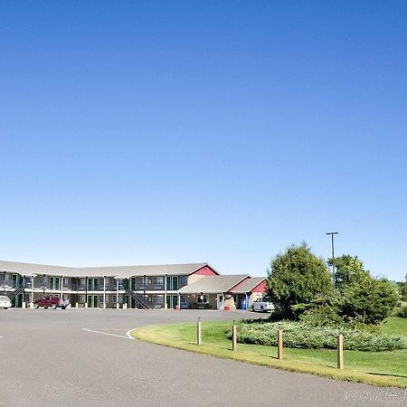 Rodeway Inn Pine River Bagian luar foto