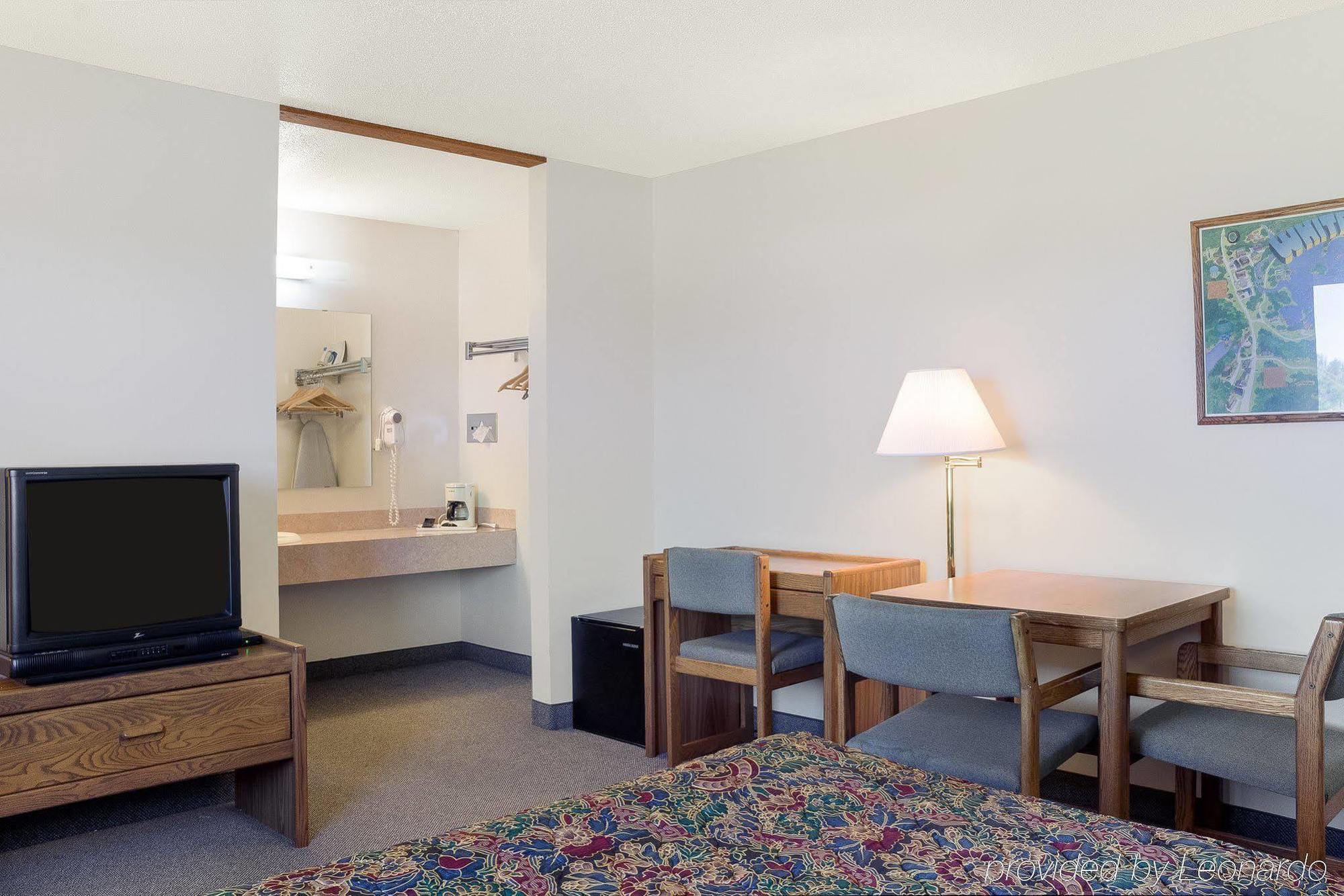Rodeway Inn Pine River Bagian luar foto