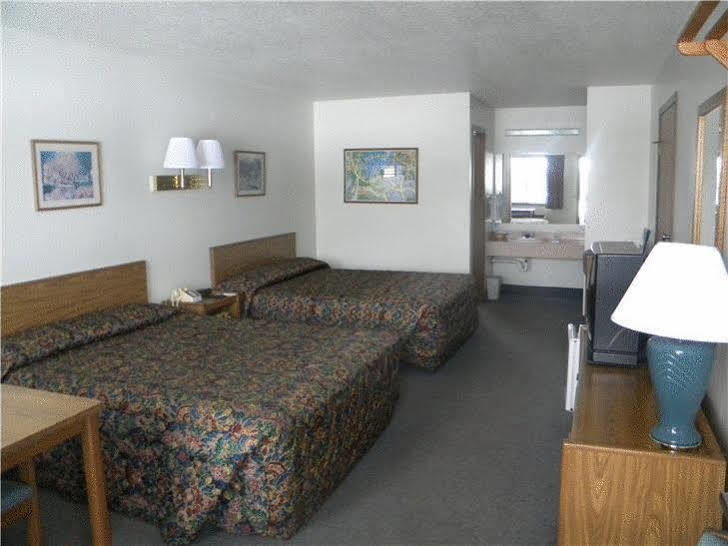 Rodeway Inn Pine River Bagian luar foto
